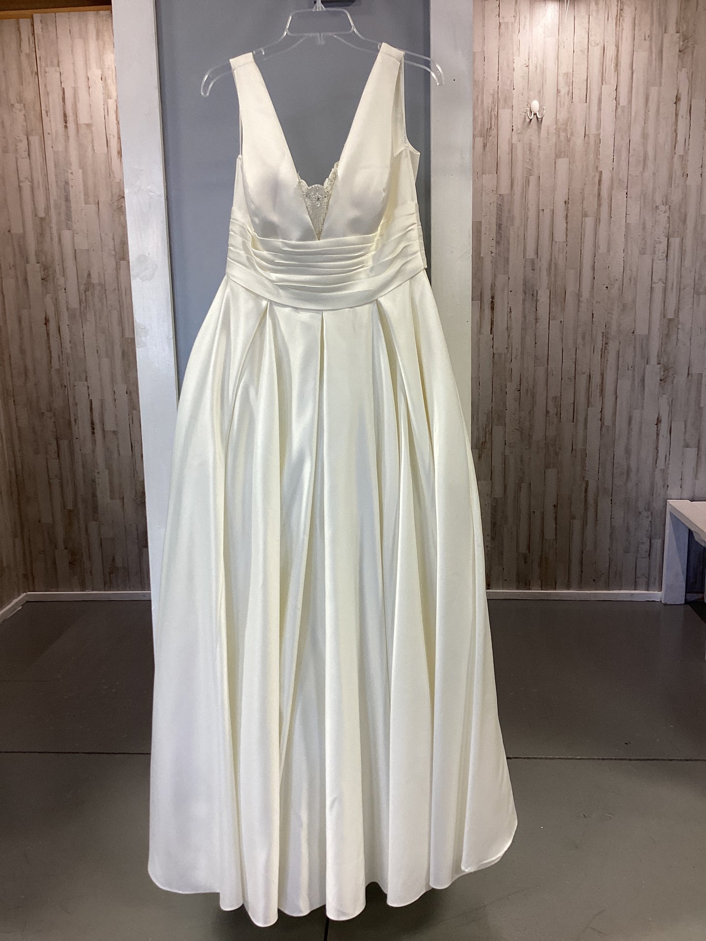 100 GG Bridal off white
