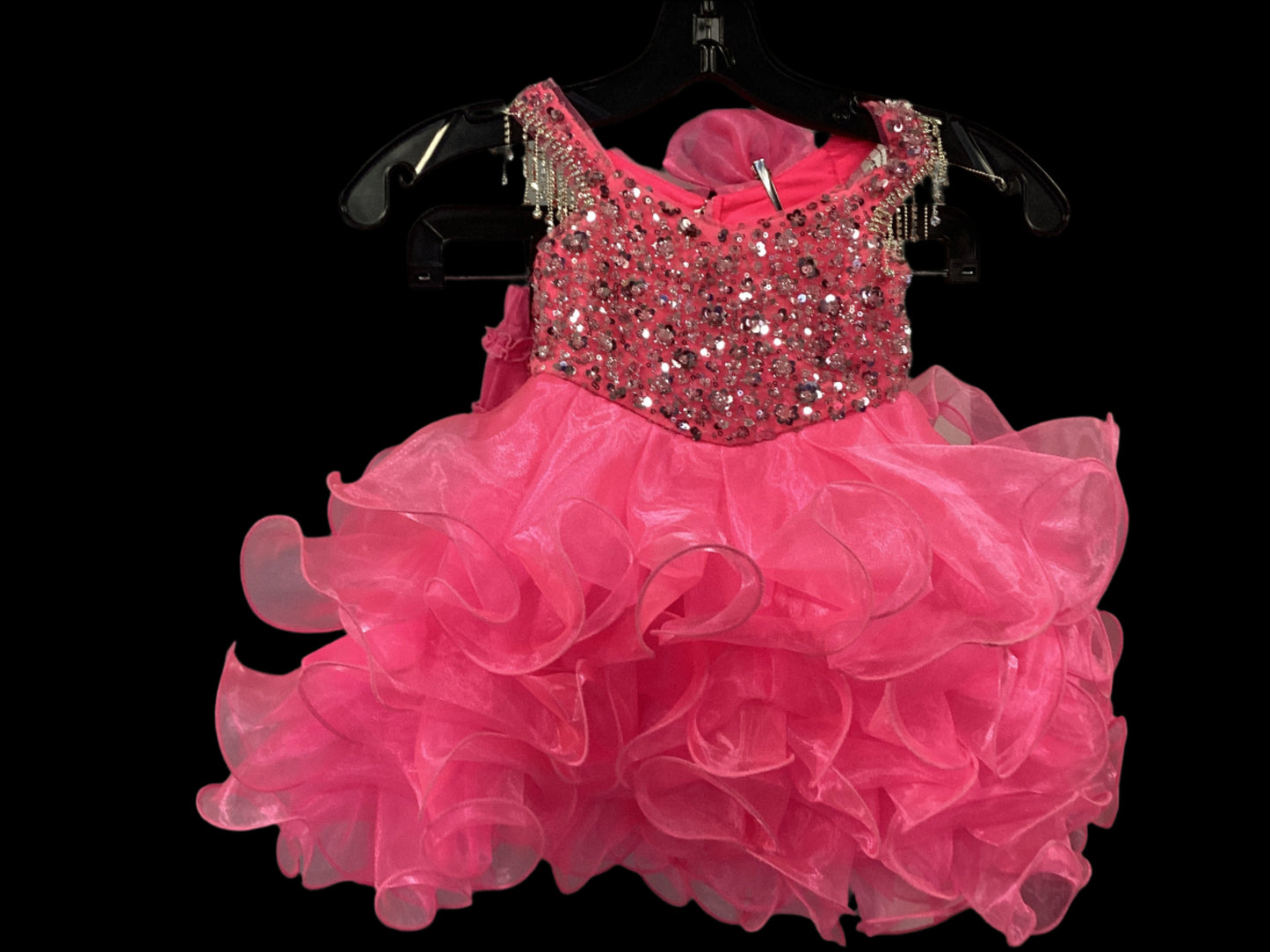 5151 Marc Defang cupcake