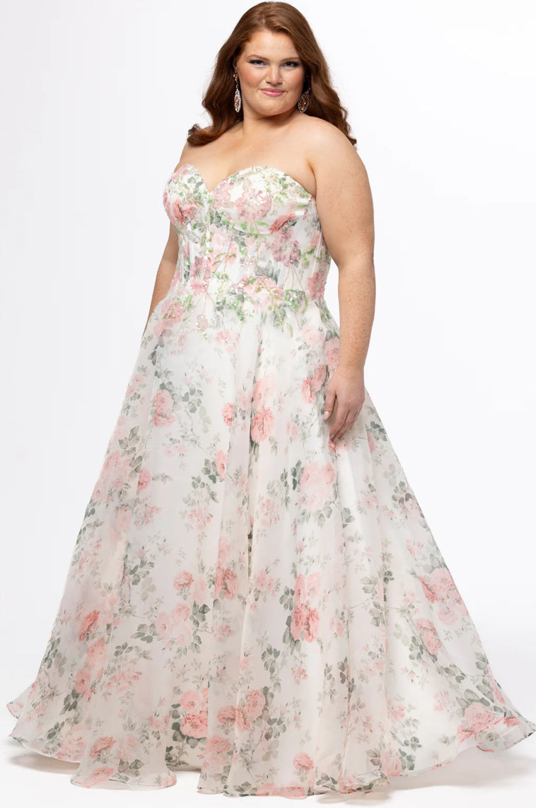 TE2609 Sydney’s Closet 26