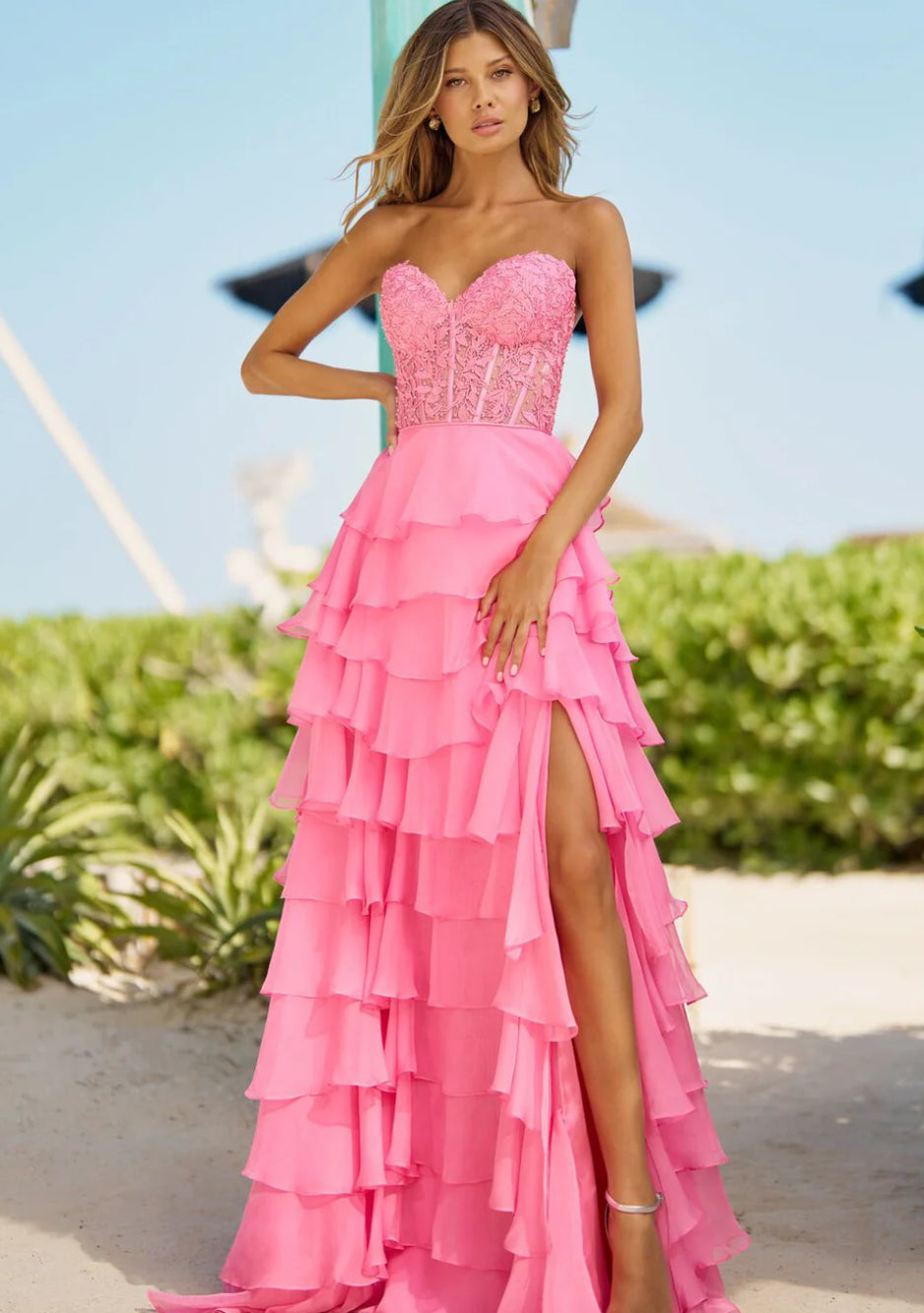 56162 Sherri Hill 25