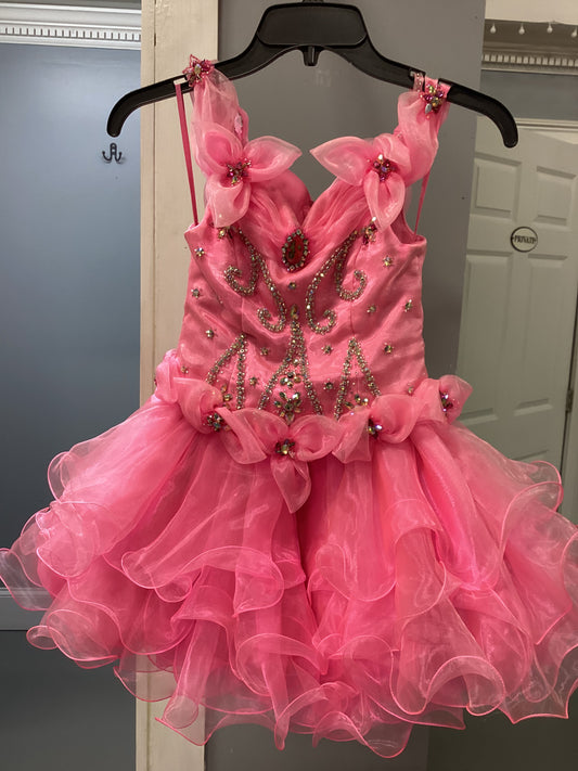 8040 Unique Fashion