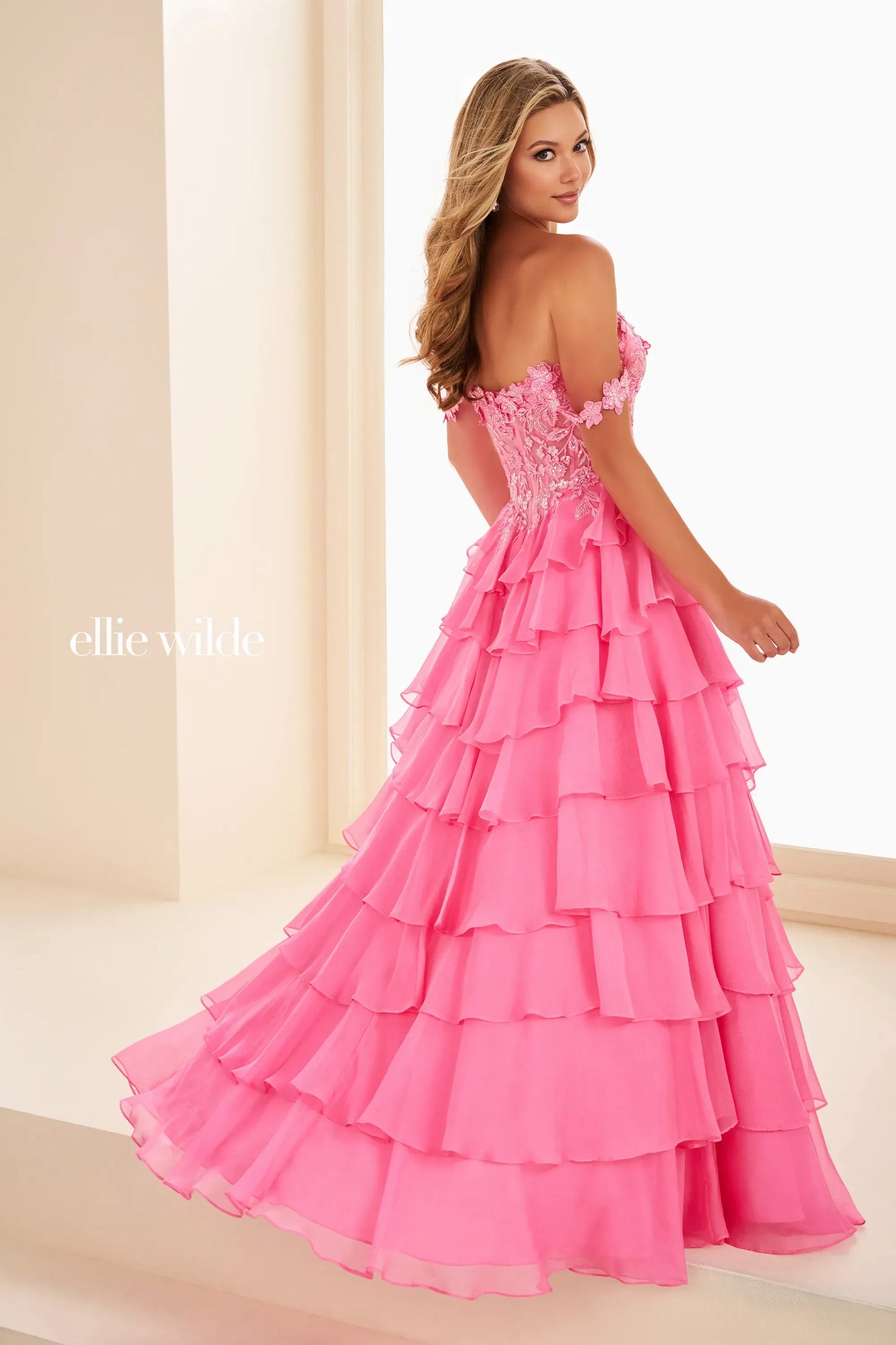 EW37108 Ellie Wilde 26L