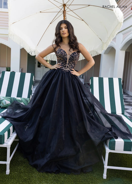 71026 Rachel Allan 26